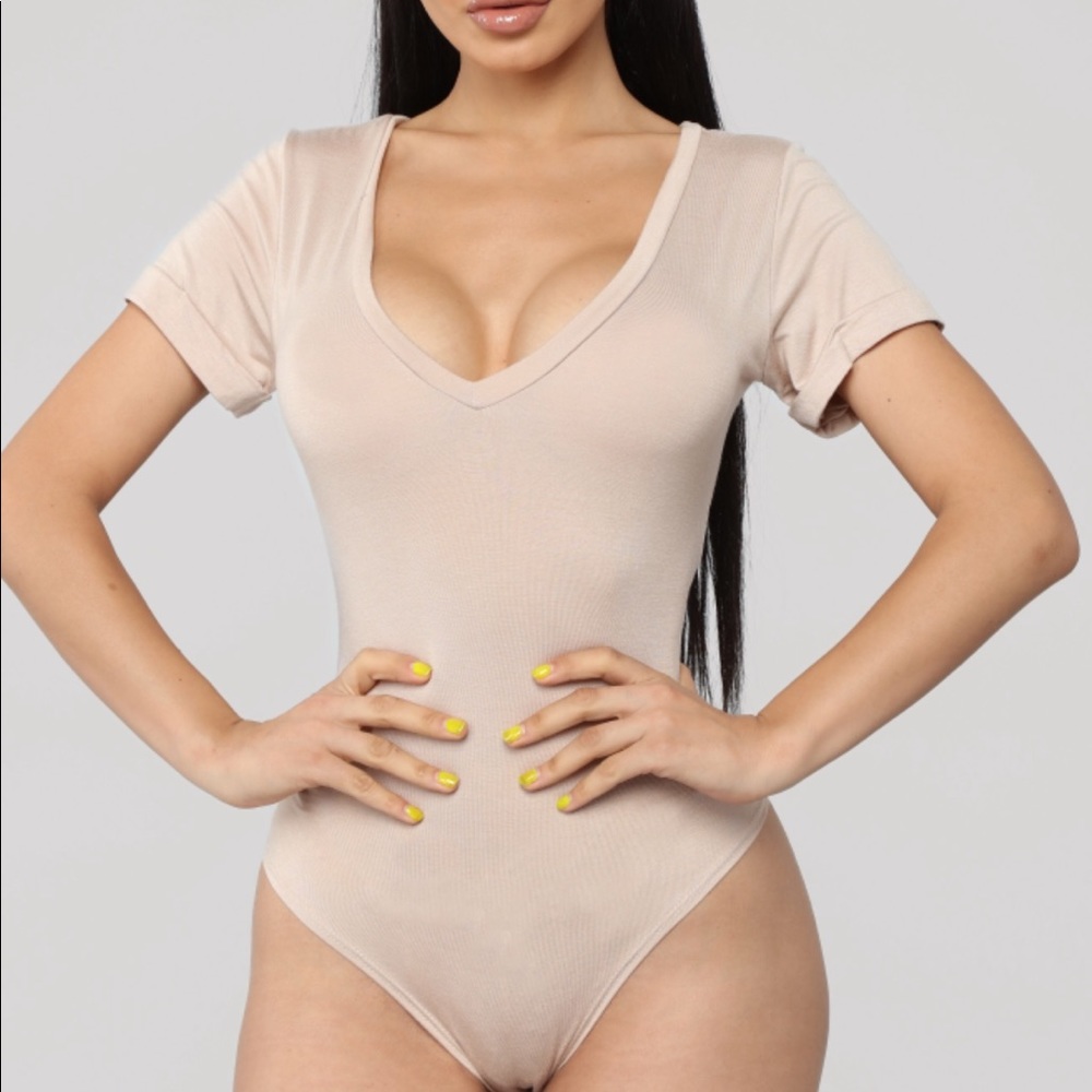 Fashion Nova Nude V-Neck bodysuit